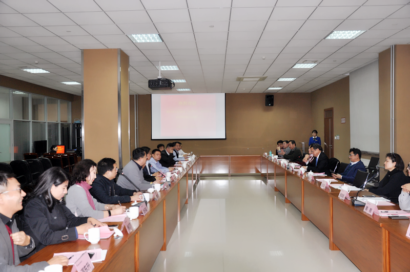 清華大學(xué)山東校友會(huì )、濟南同學(xué)會(huì )、青島同學(xué)會(huì ) 同學(xué)蒞臨濟南連心物業(yè)指導工作
