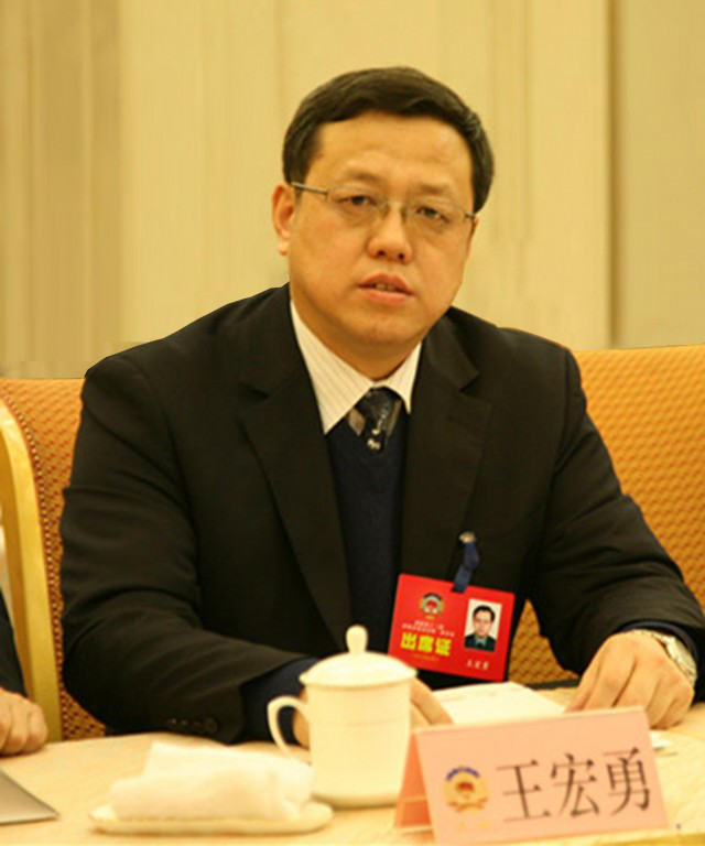選擇“連心”就是選擇放心——記濟南市政協(xié)委員，濟南連心物業(yè)有限公司黨支部書(shū)記、董事長(cháng)王宏勇